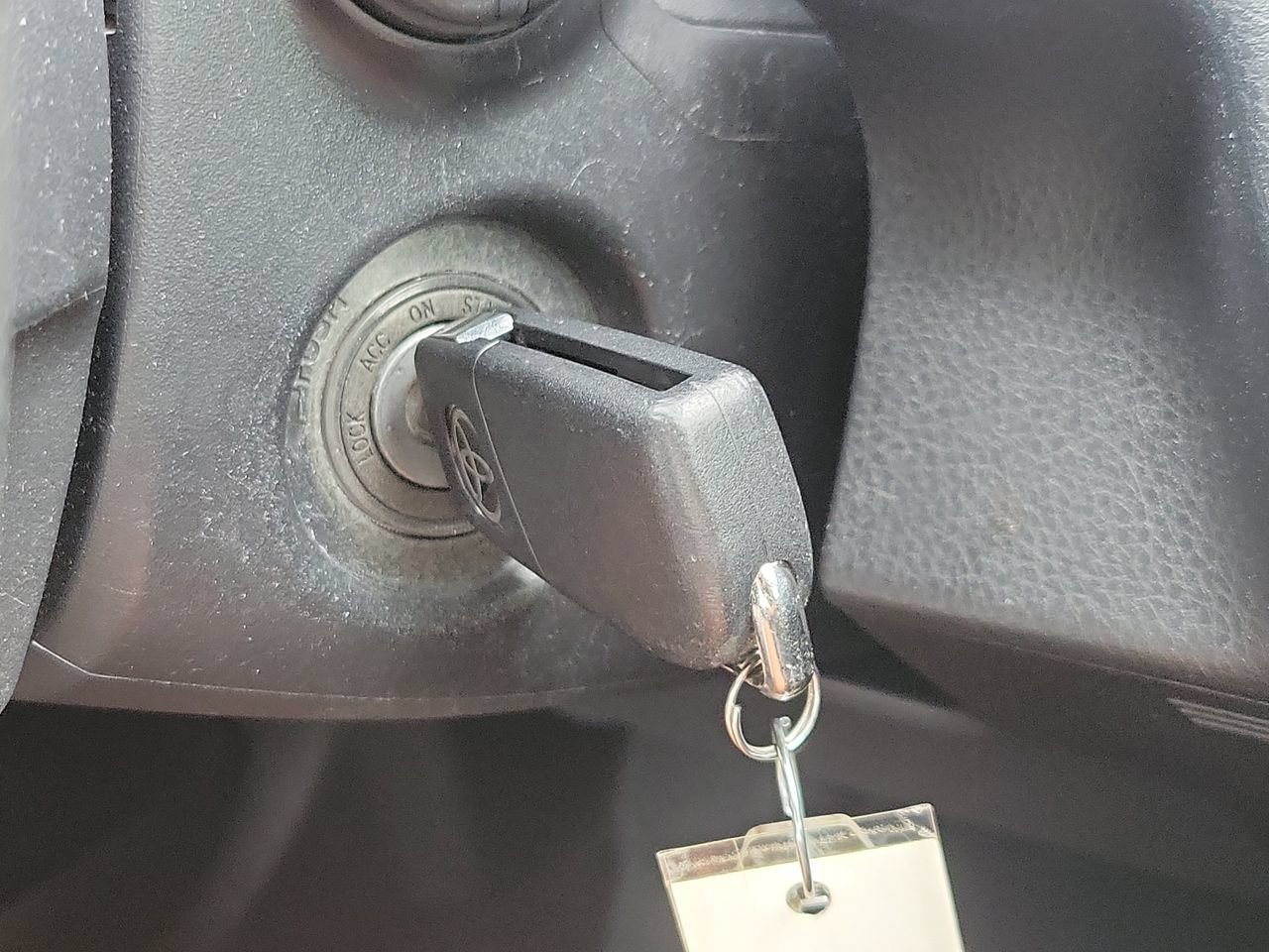 Used 2020 Toyota Camry LE FWD image 24