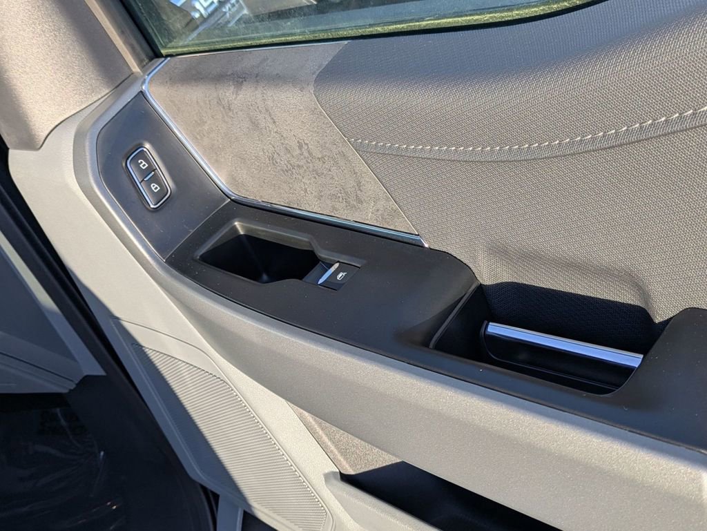 New 2024 Ford F150 XLT w/ Equipment Group 302A MID image 52