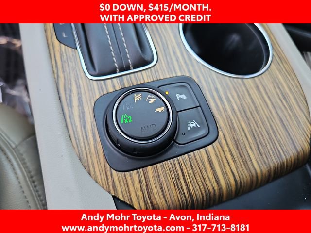 Used 2017 GMC Acadia Denali w/ Technology Package AWD/4WD image 27