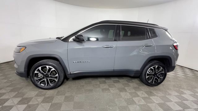 Used 2024 Jeep Compass Limited w/ Sun and Sound Group AWD/4WD image 8