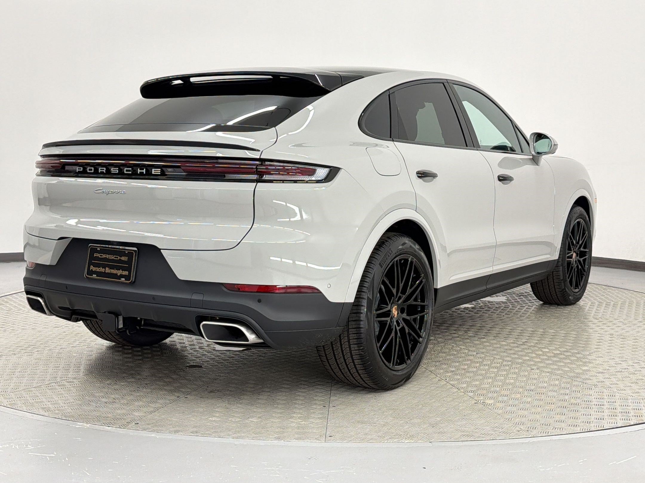New 2026 Porsche Cayenne Coupe AWD/4WD image 9