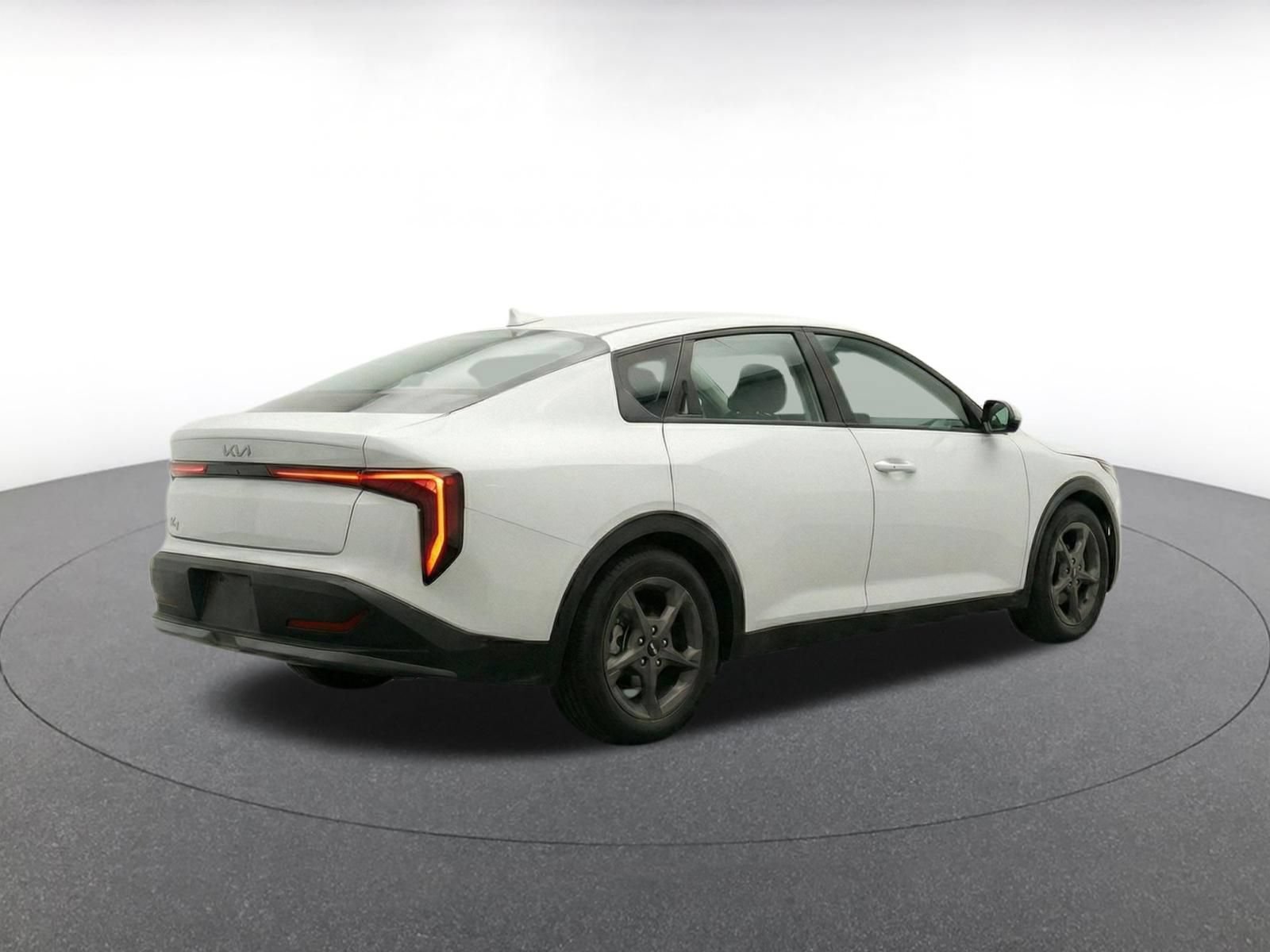 Used 2025 Kia K4 FWD image 11