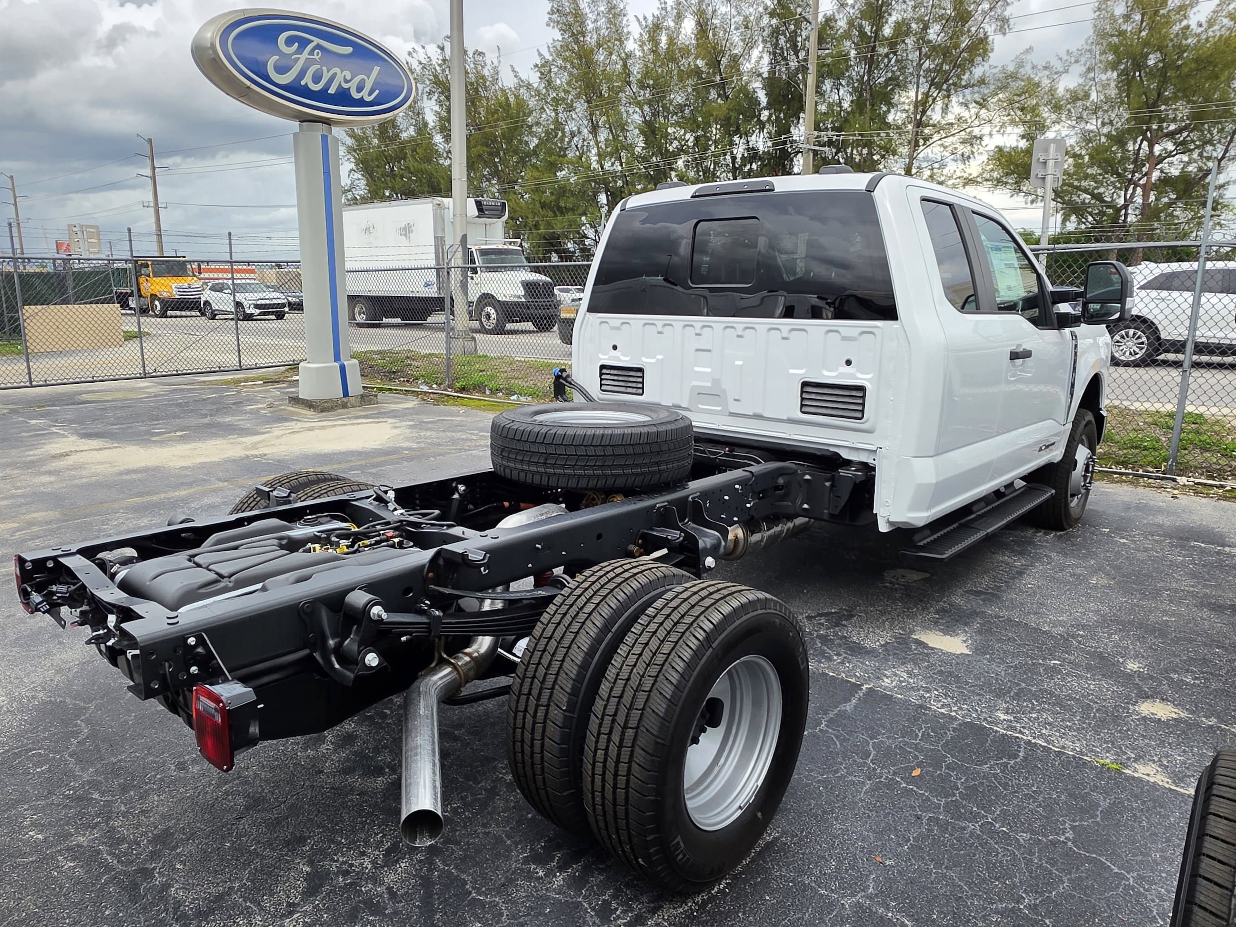 New 2026 Ford F350 XL w/ XL Chrome Package AWD/4WD image 34