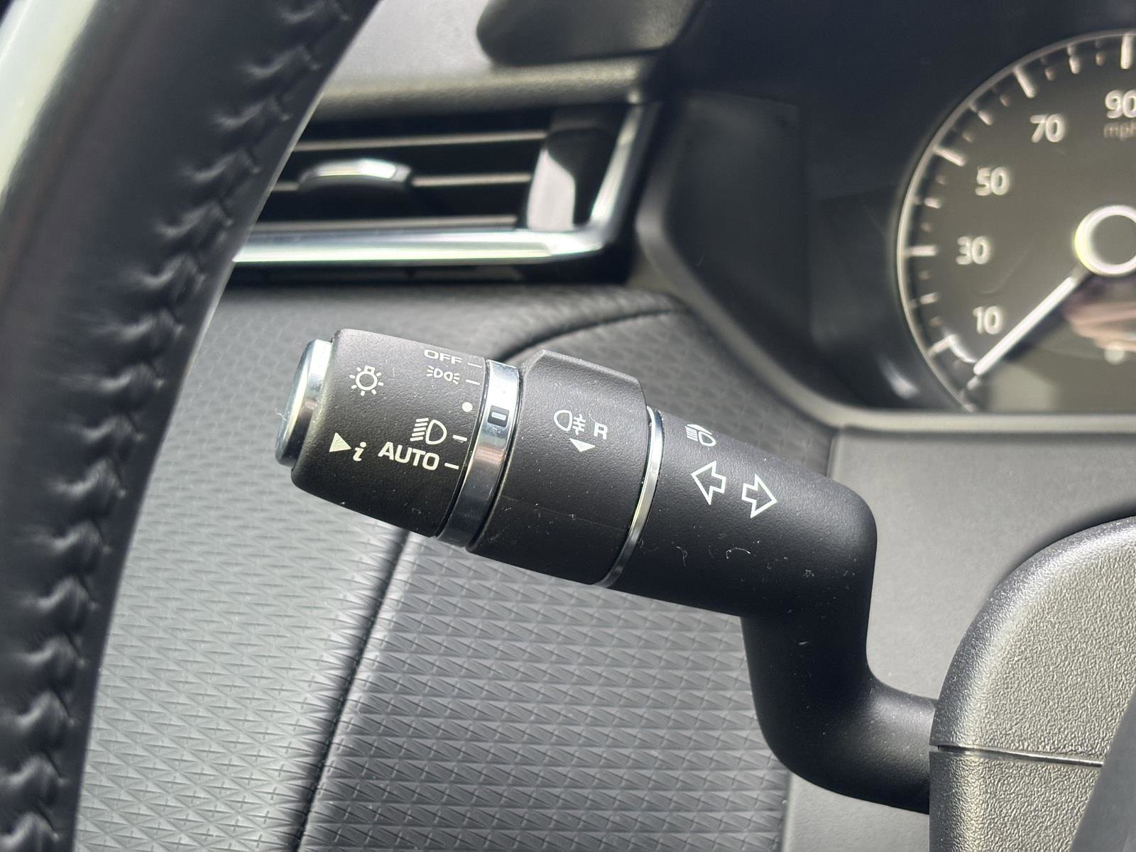 Used 2020 Land Rover Range Rover Velar S image 29