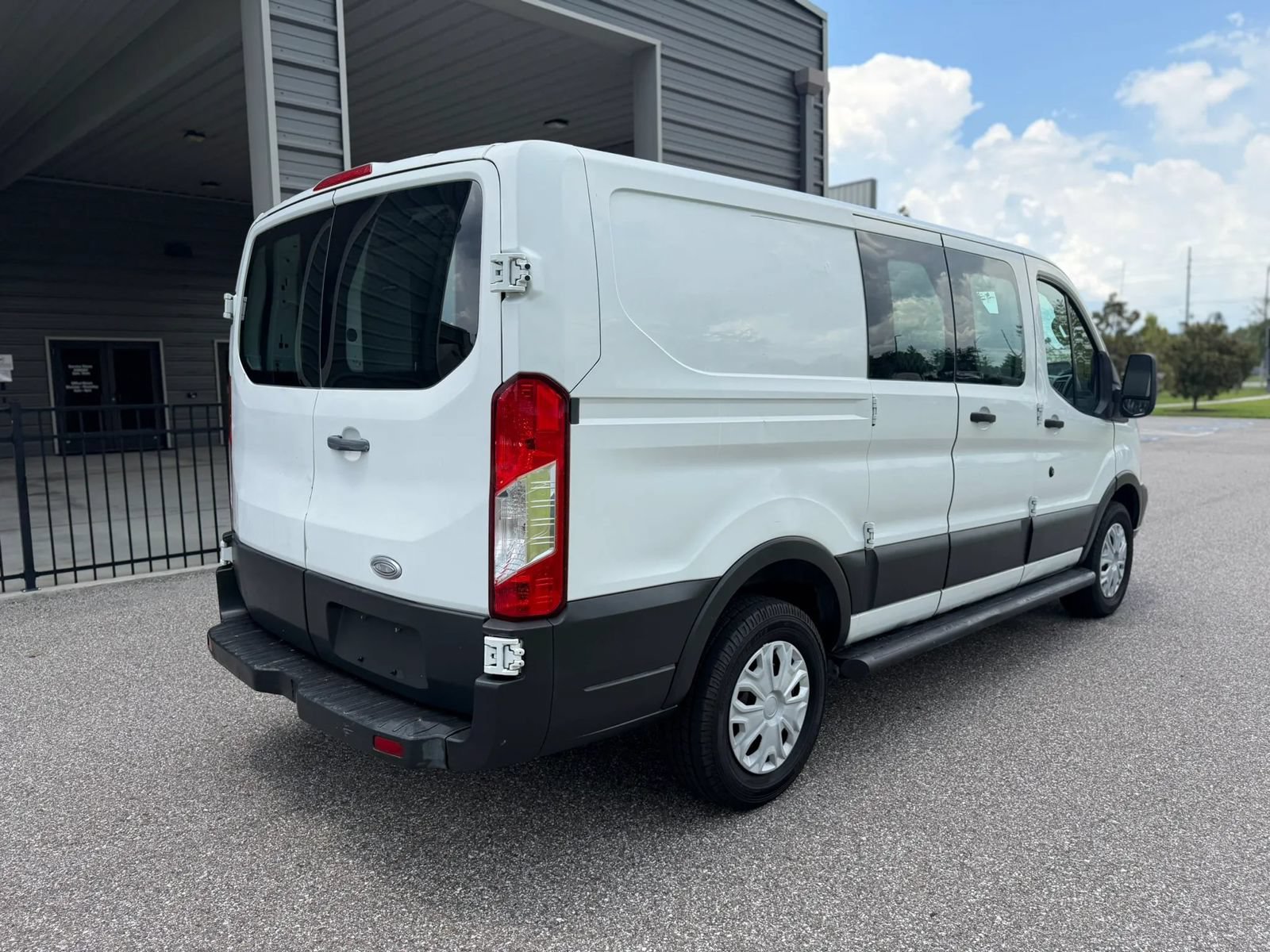 Used 2015 Ford Transit 250 130 Low Roof w/ Exterior Upgrade Package RWD image 9