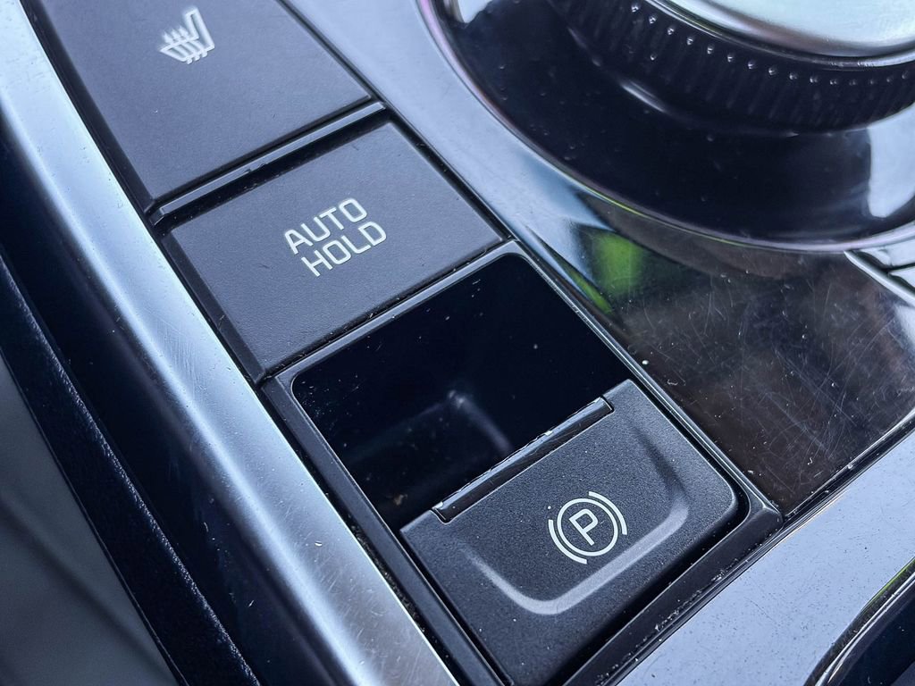 Used 2022 Kia Niro EX image 34