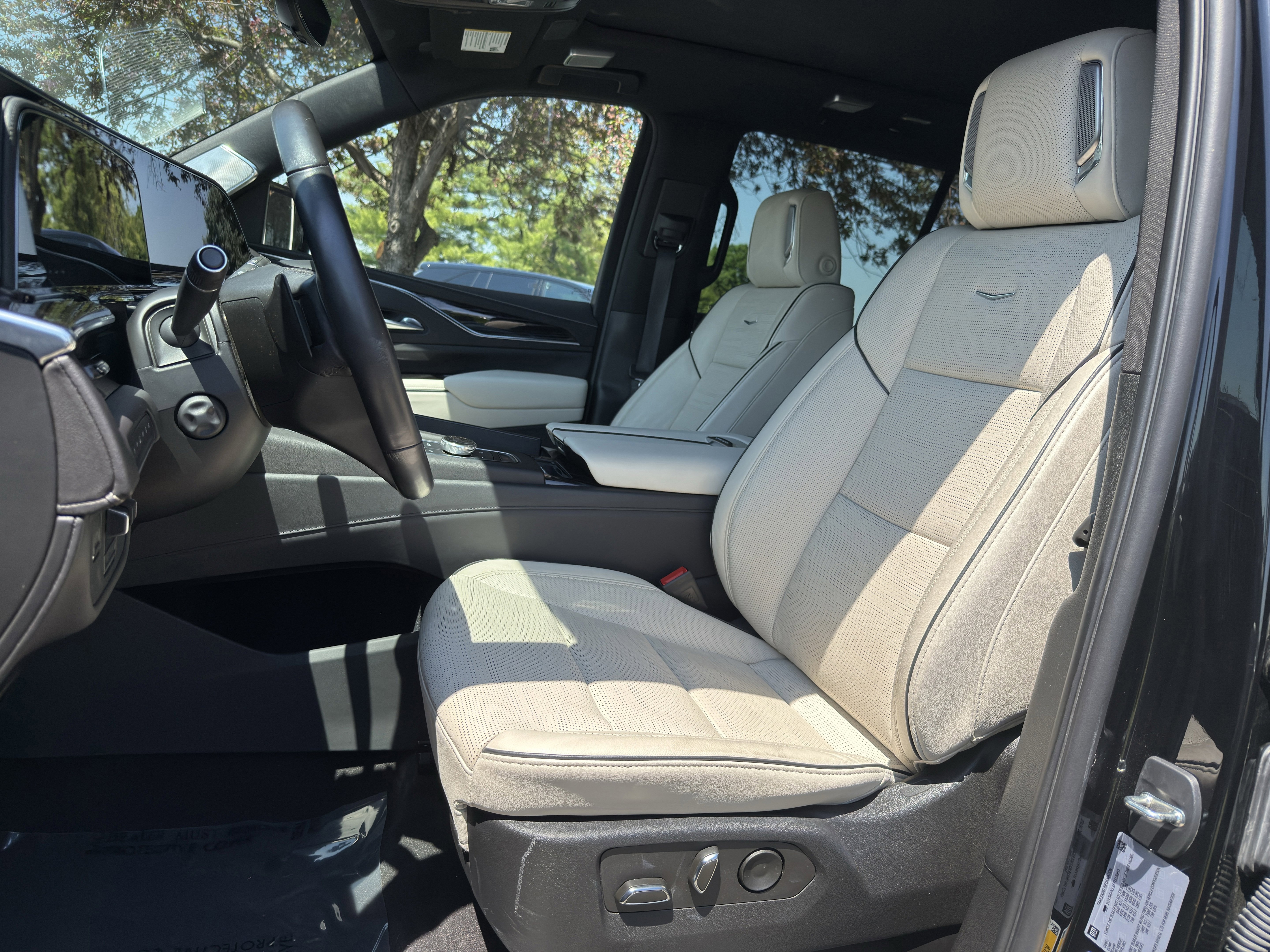 Used 2023 Cadillac Escalade Sport w/ Touring Package AWD/4WD image 19