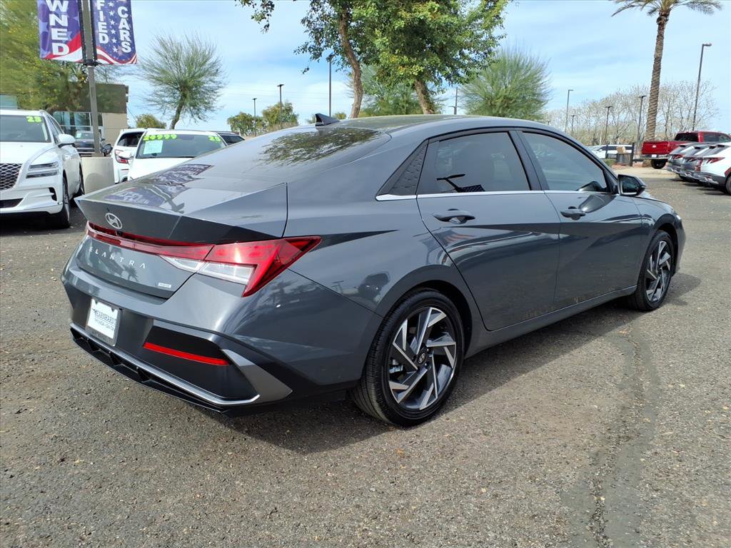 Certified 2025 Hyundai Elantra Limited image 5