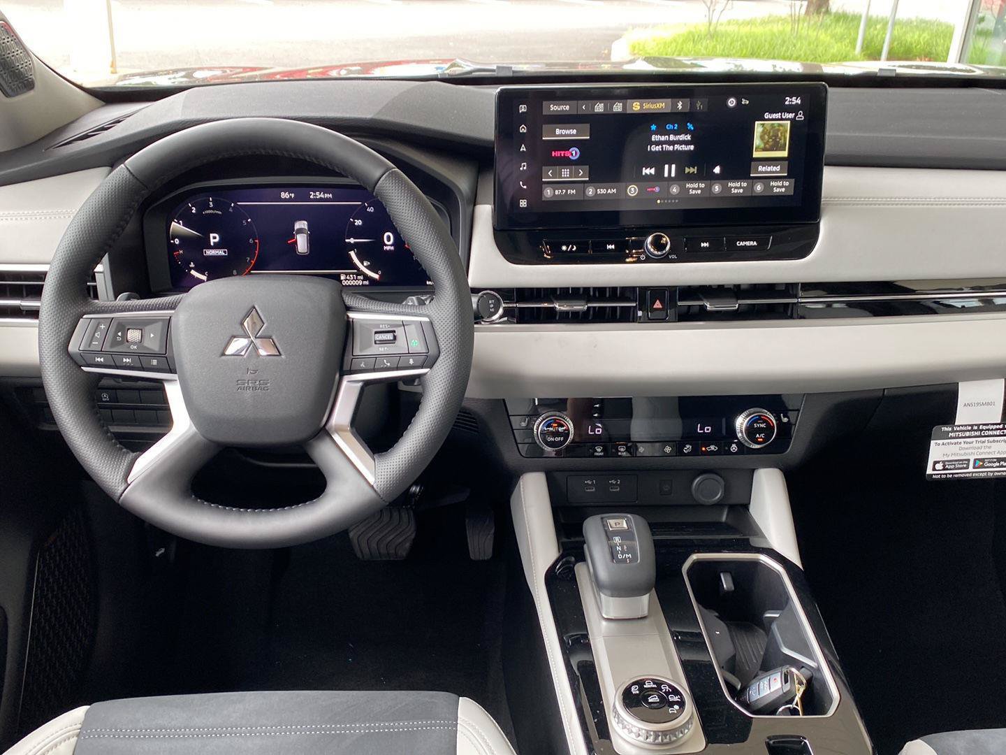 New 2026 Mitsubishi Outlander SE FWD image 14