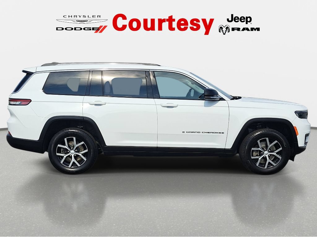 Certified 2023 Jeep Grand Cherokee L Limited AWD/4WD image 3