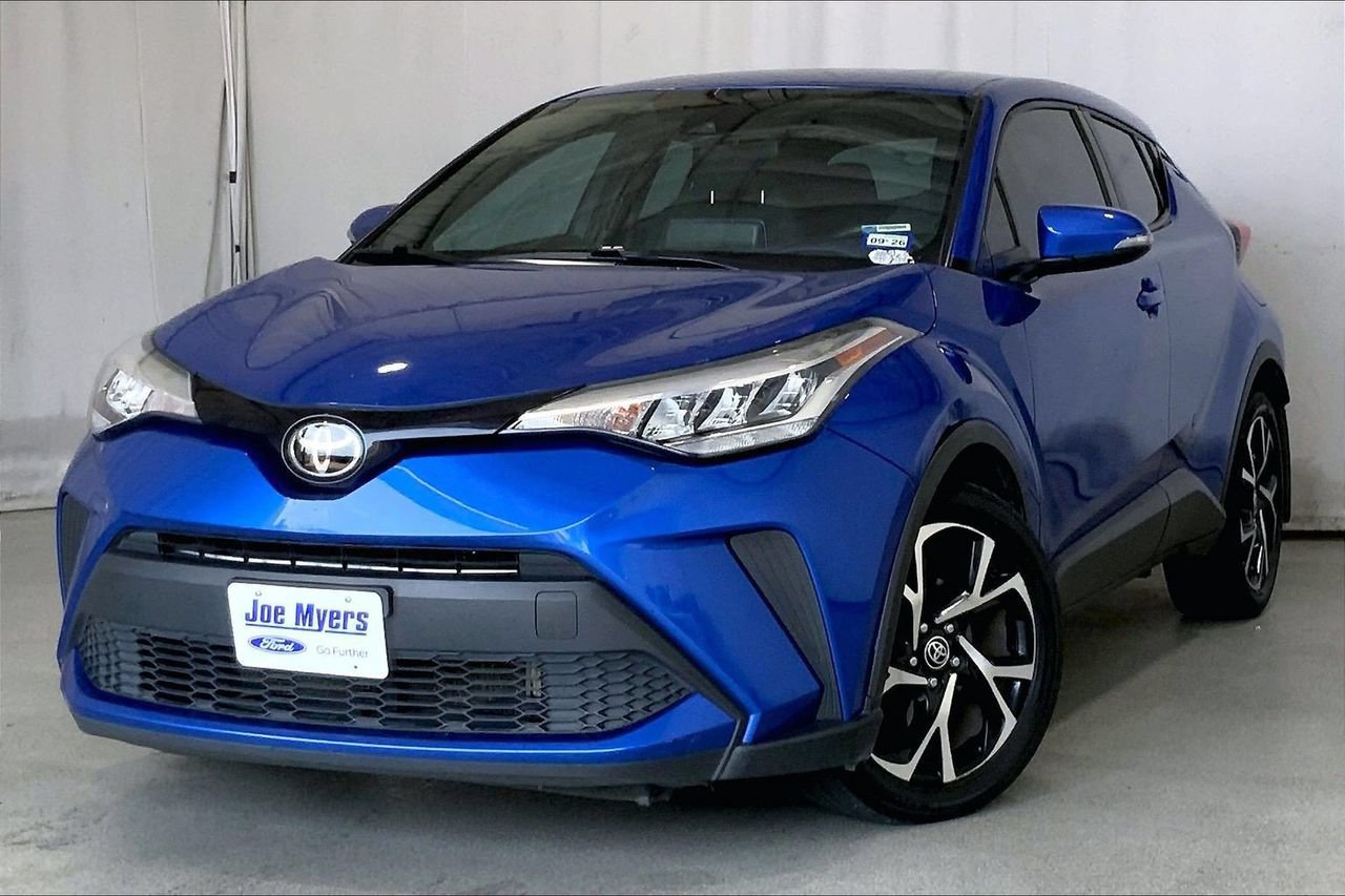 Used 2022 Toyota C-HR XLE FWD image 2