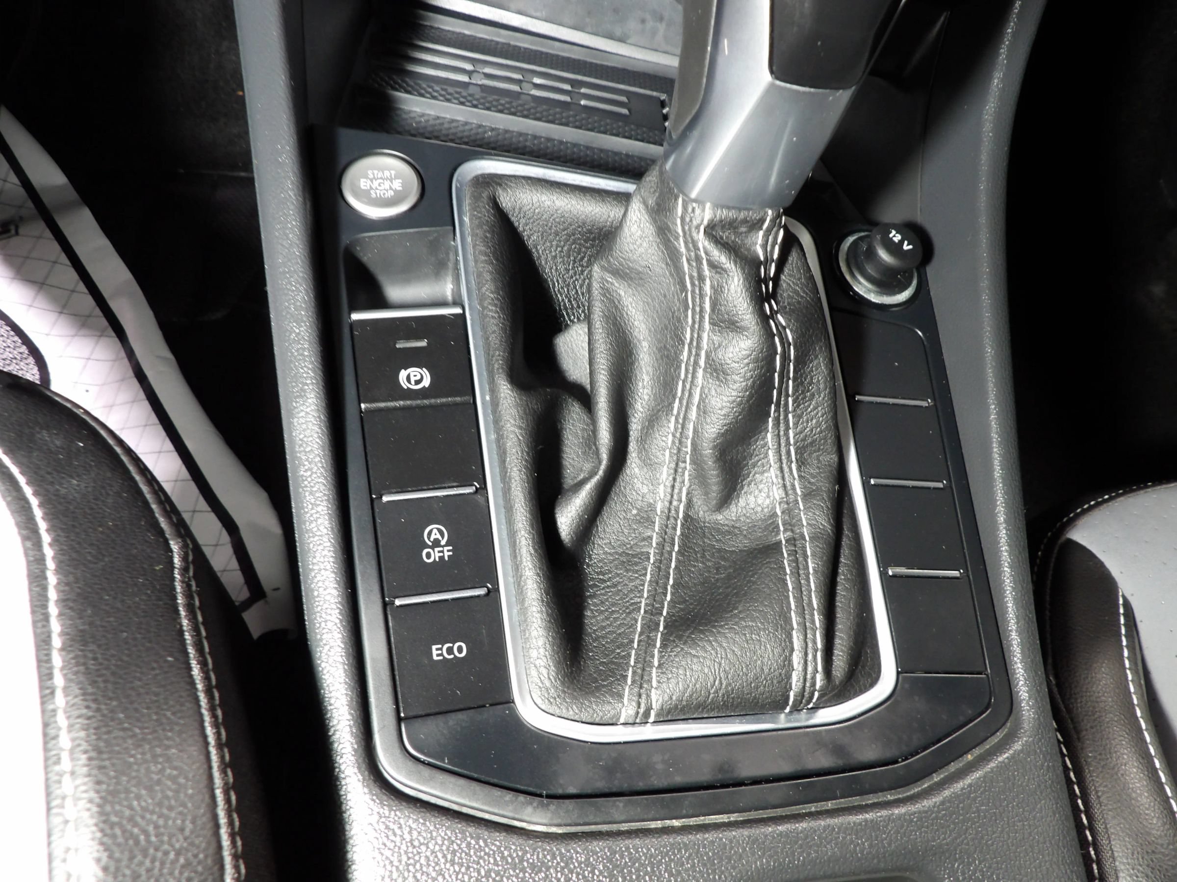 Used 2026 Volkswagen Jetta SE FWD image 19