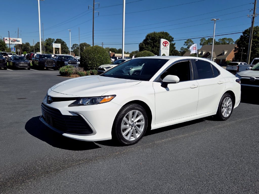 Used 2023 Toyota Camry LE FWD image 3