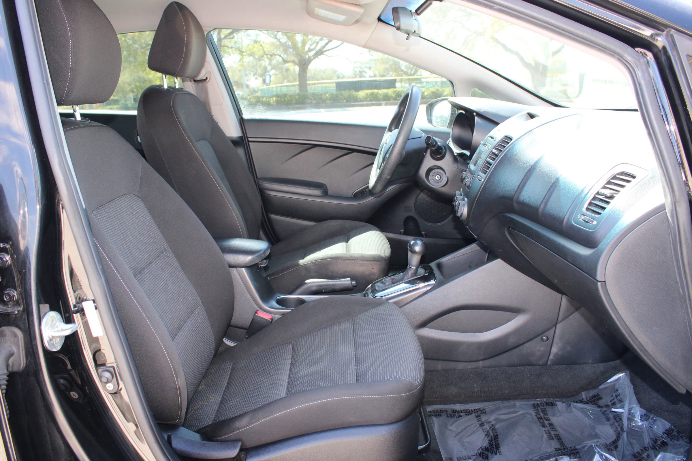 Used 2017 Kia Forte LX image 16