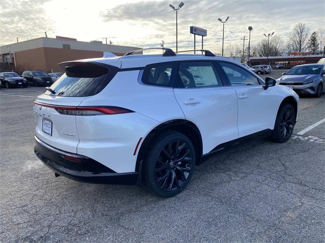 New 2025 Toyota Crown Signia image 3