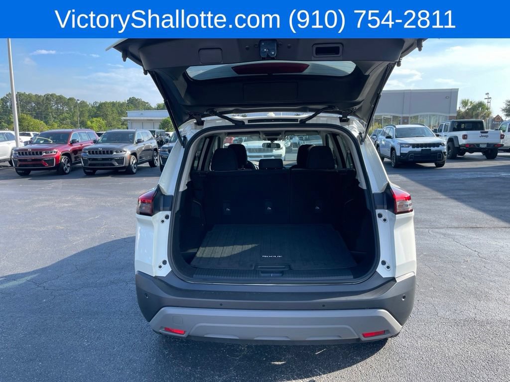 Used 2023 Nissan Rogue SV AWD/4WD image 12