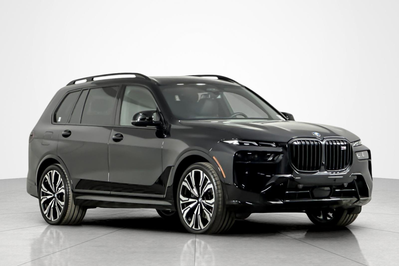 Used 2025 BMW X7 M60i AWD/4WD image 7