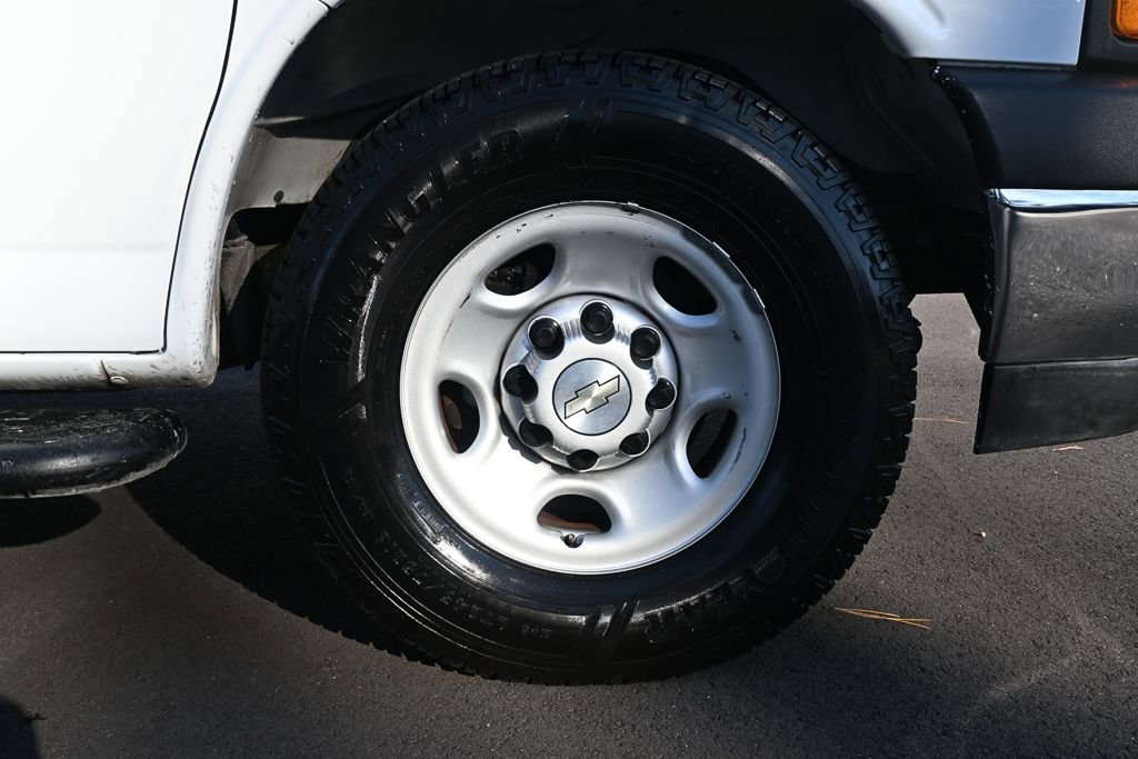 Used 2020 Chevrolet Express 2500 w/ Driver Convenience Package image 31