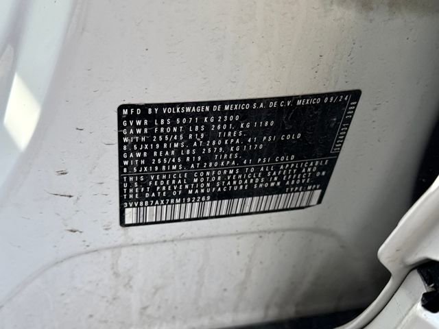 Used 2024 Volkswagen Tiguan SE R-Line image 31