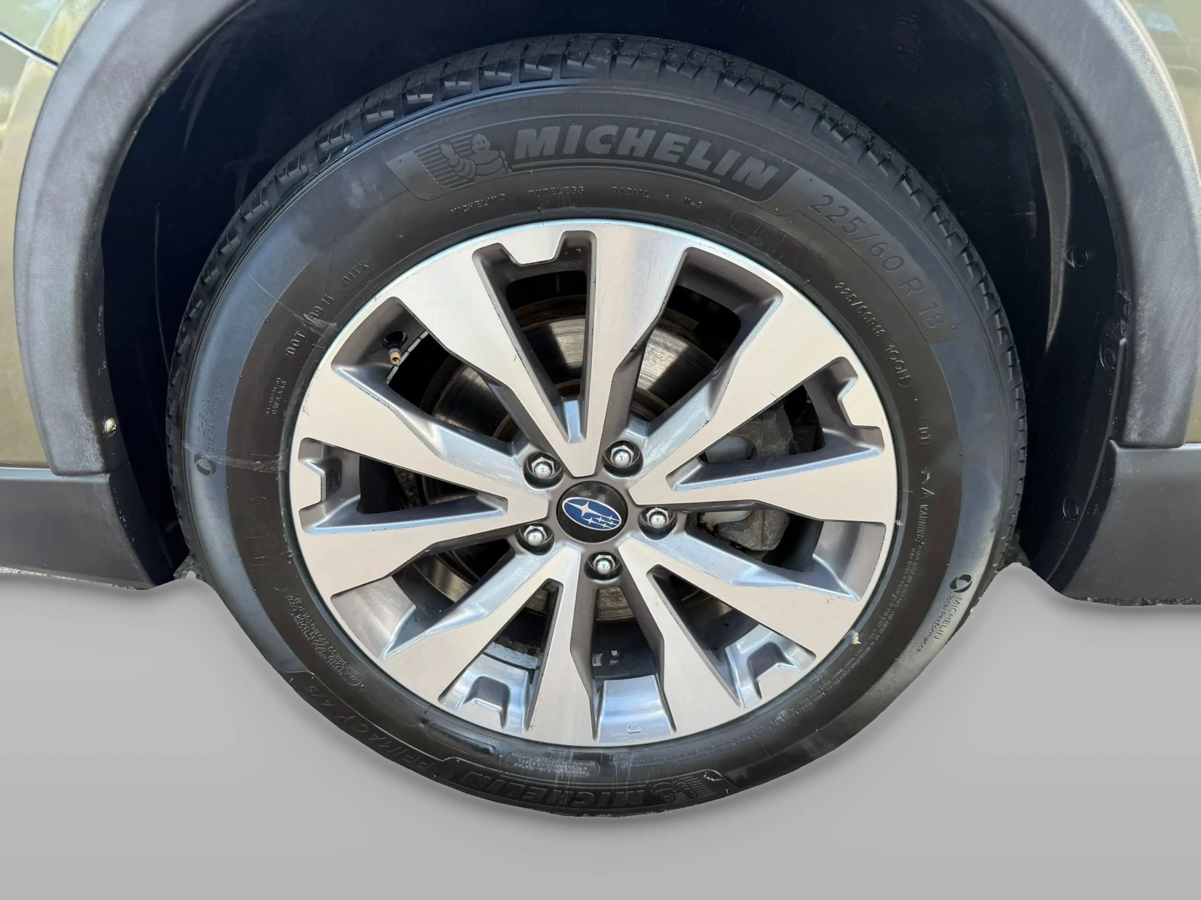 Used 2018 Subaru Outback 3.6R Touring AWD/4WD image 38