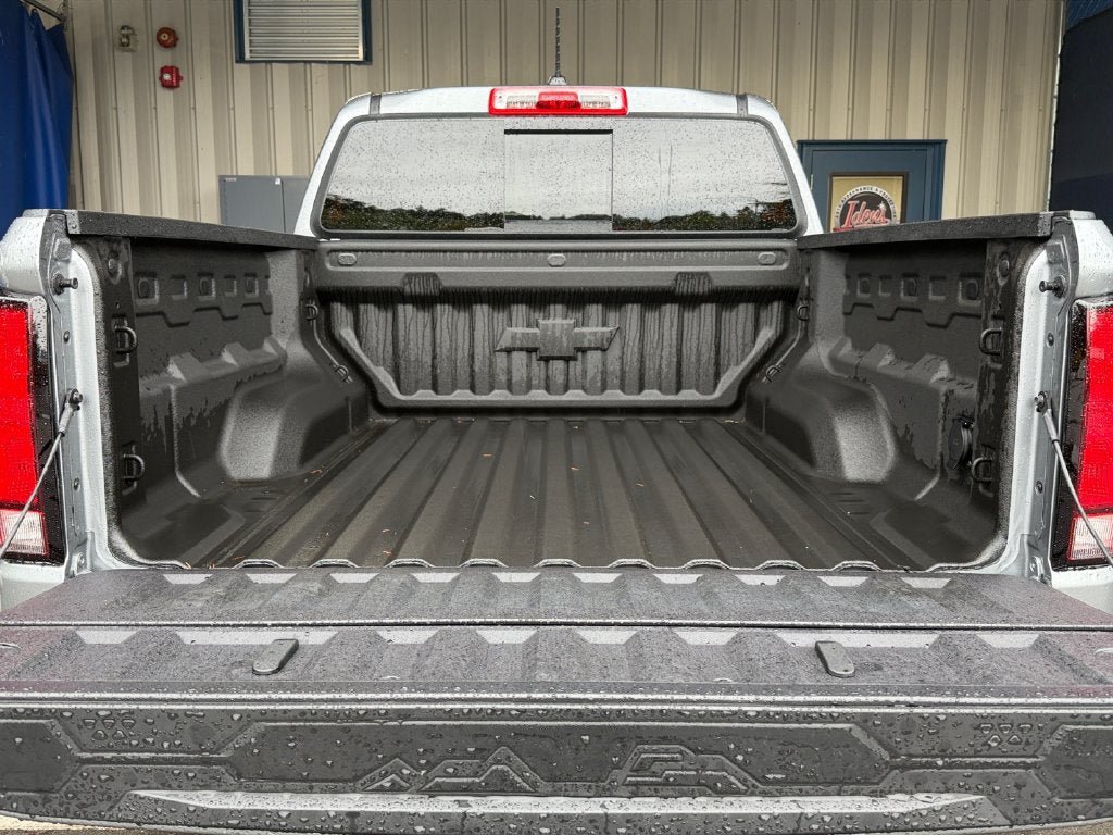 Used 2026 Chevrolet Colorado ZR2 w/ Technology Package AWD/4WD image 23