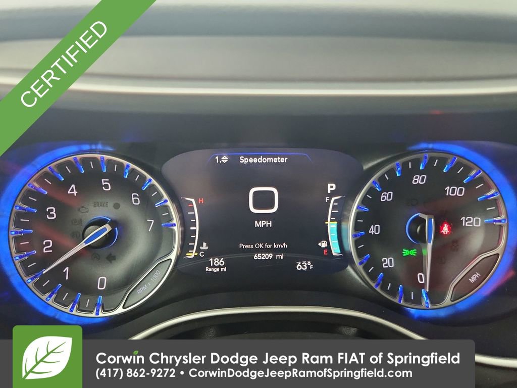 Certified 2023 Chrysler Pacifica Touring-L image 23