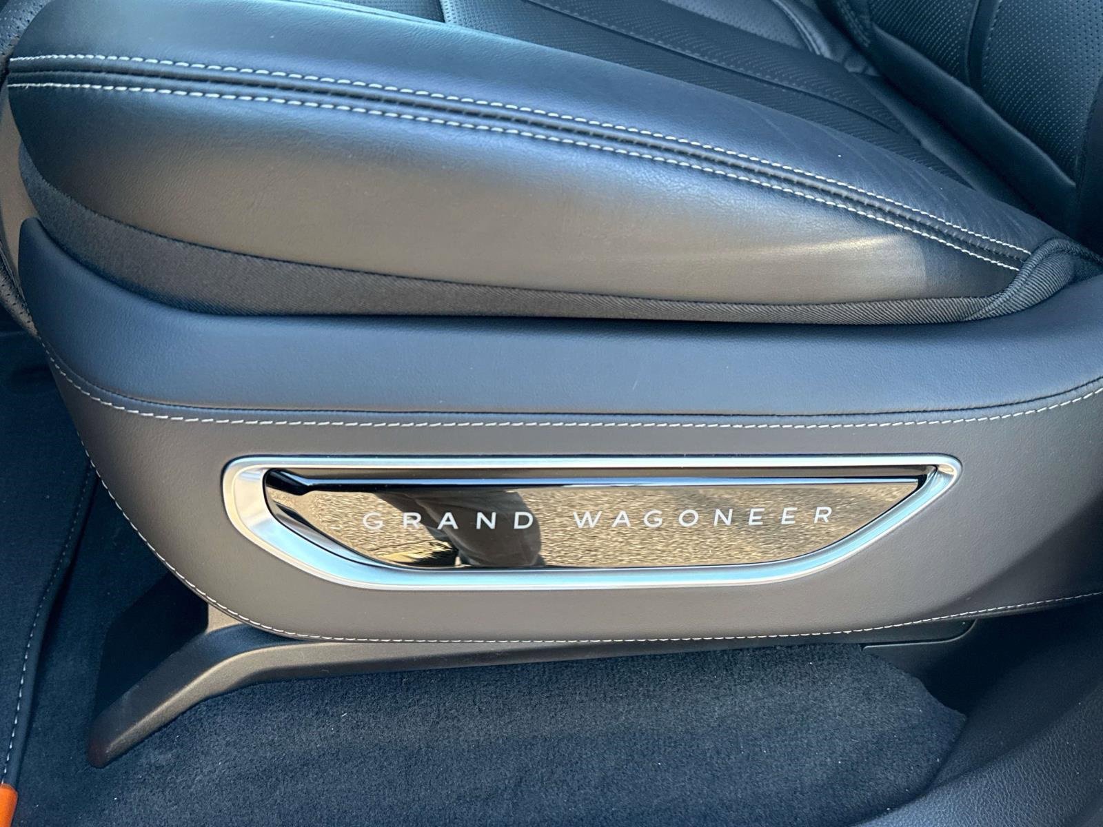New 2026 Jeep Grand Wagoneer L Summit image 12
