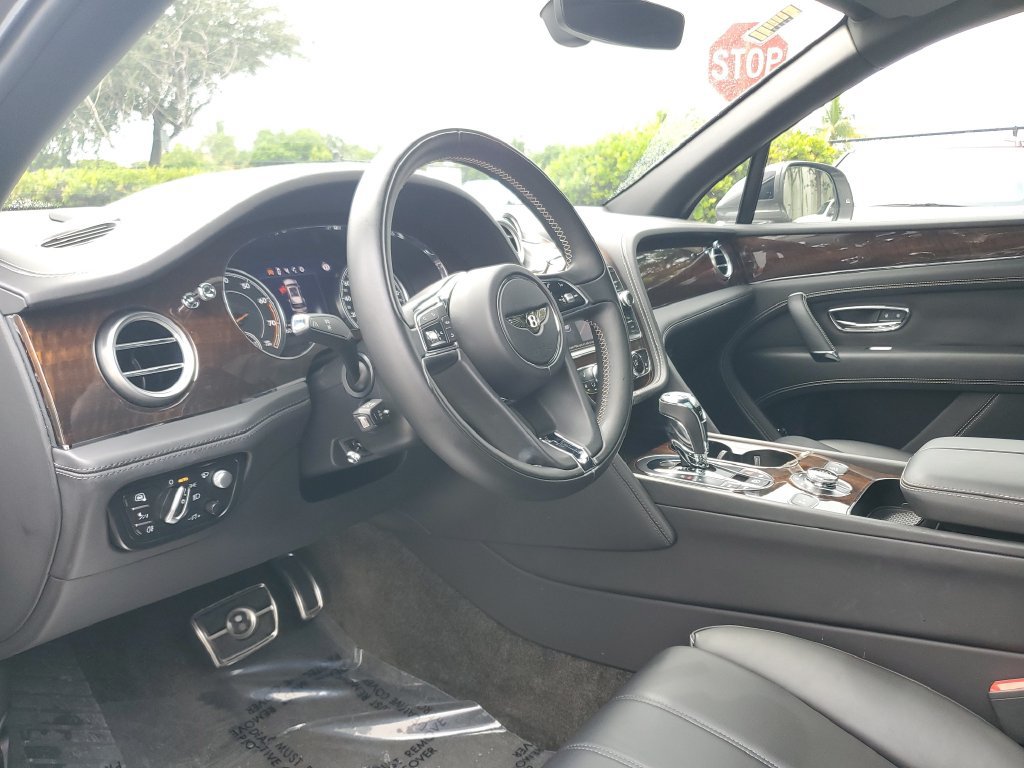 Used 2018 Bentley Bentayga AWD/4WD image 23