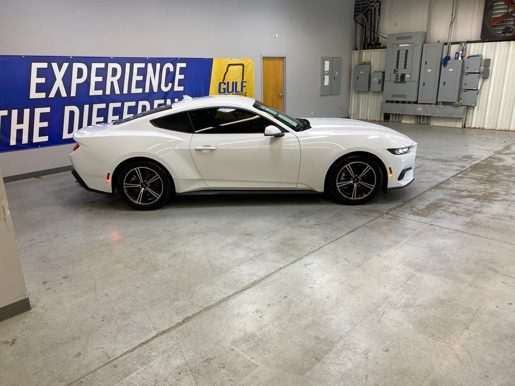 Used 2024 Ford Mustang Coupe RWD image 8