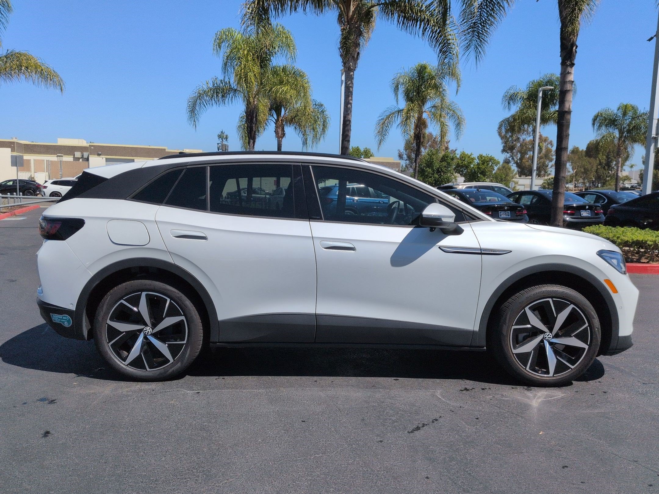Used 2023 Volkswagen ID.4 Pro S AWD/4WD image 11