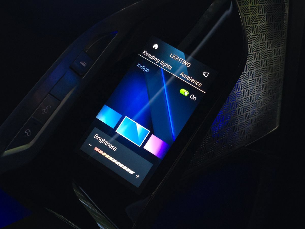 Used 2023 BMW i7 xDrive60 w/ Parking Assistance Package AWD/4WD image 37