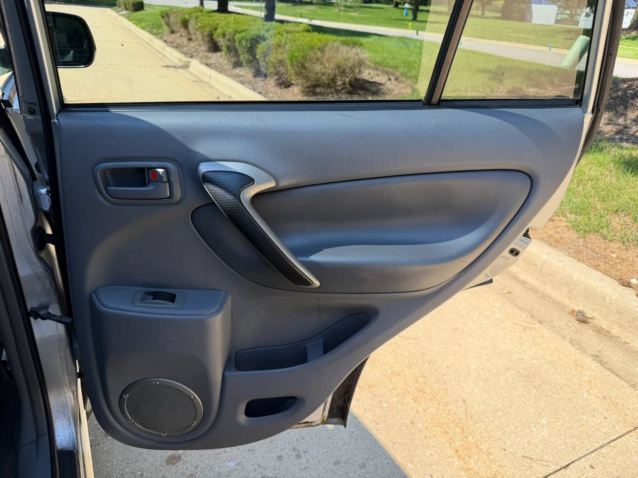 Used 2003 Toyota RAV4 4WD image 17