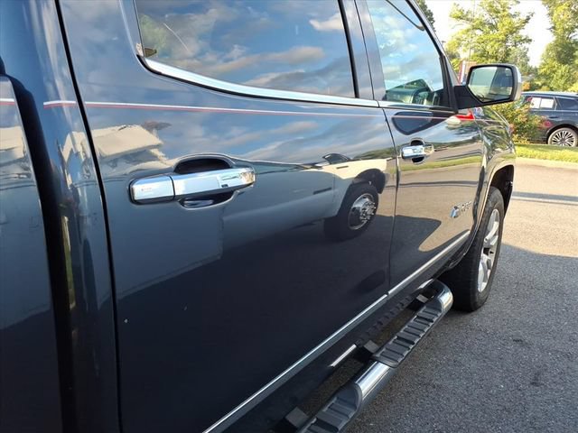 Used 2018 Chevrolet Silverado 1500 LTZ Z71 w/ Centennial Edition AWD/4WD image 11
