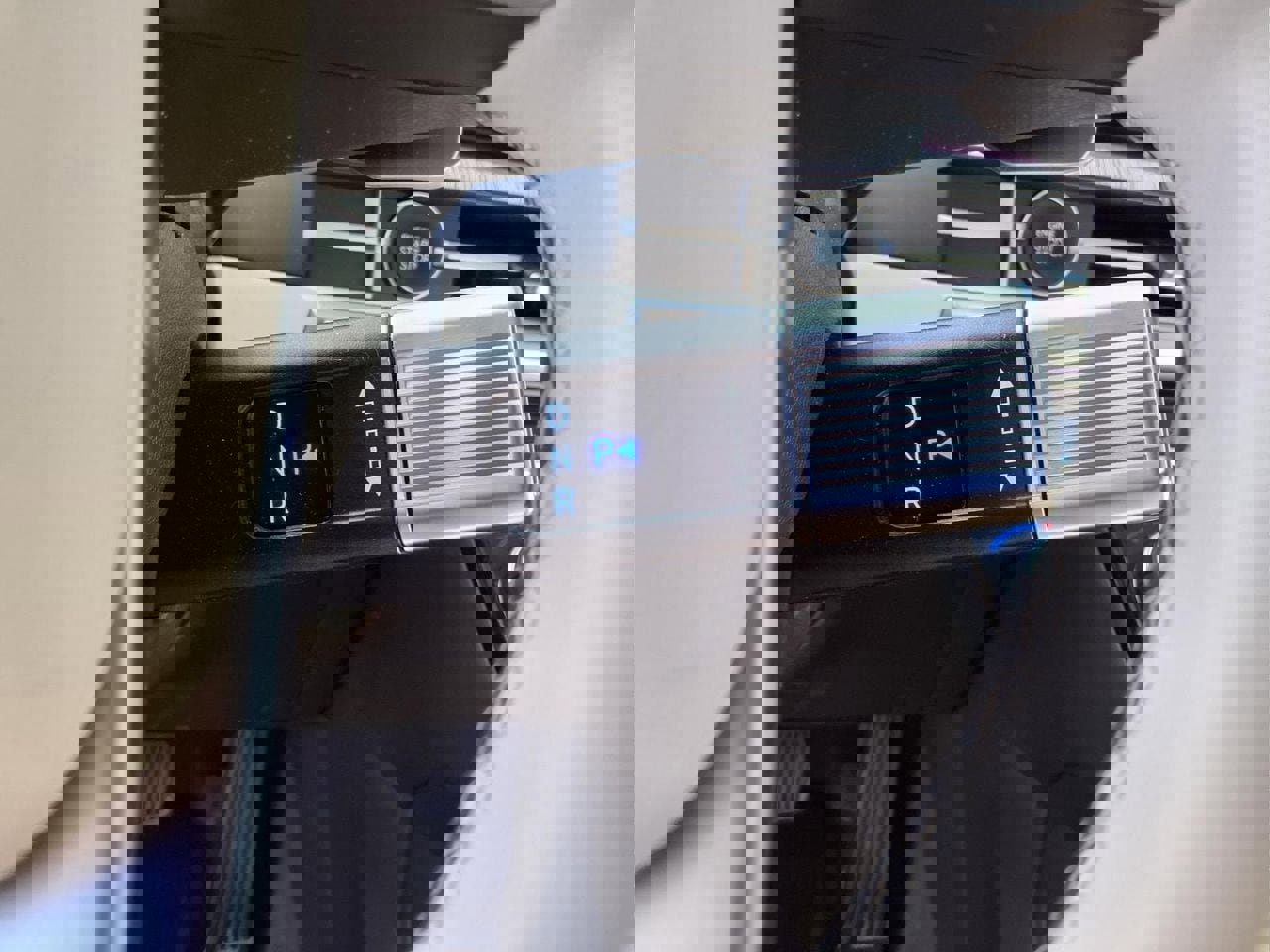 Used 2024 Hyundai Santa Fe Calligraphy image 25