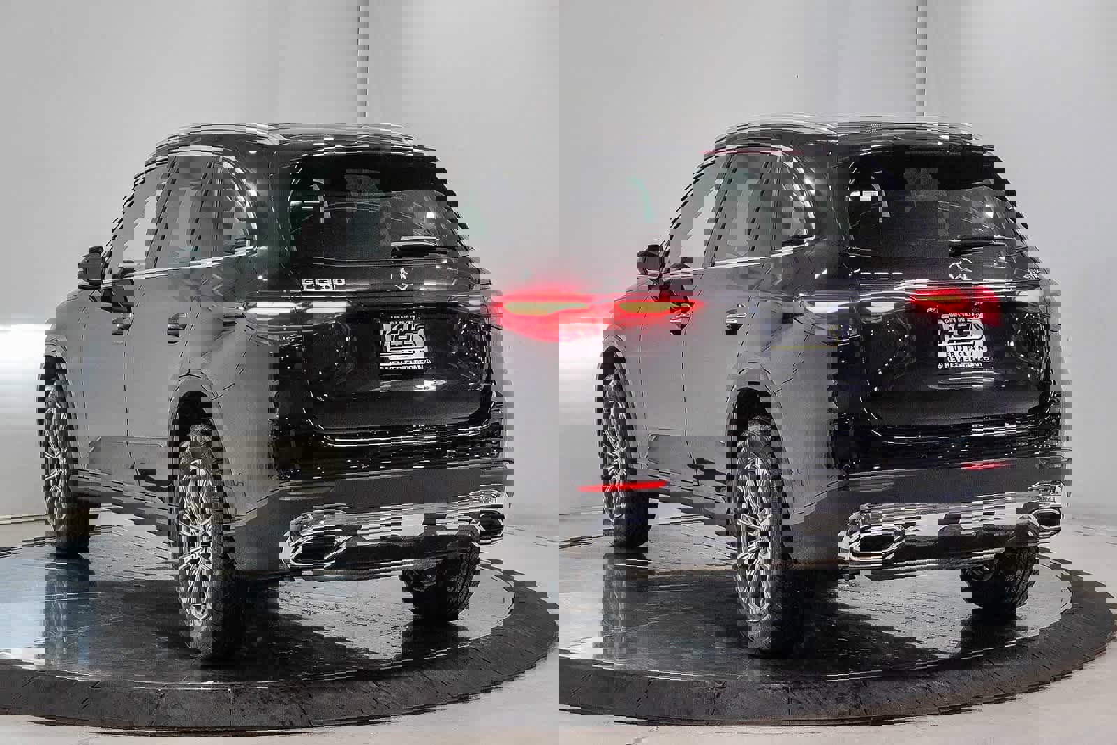 Used 2025 Mercedes-Benz GLC 300 4MATIC image 6