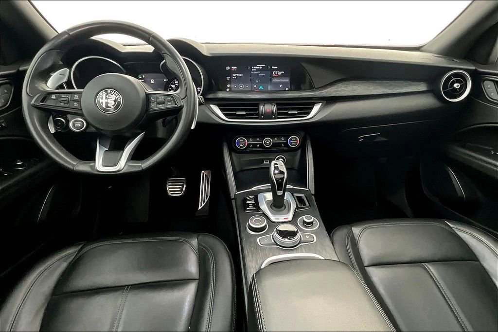 Used 2022 Alfa Romeo Stelvio Sprint image 18