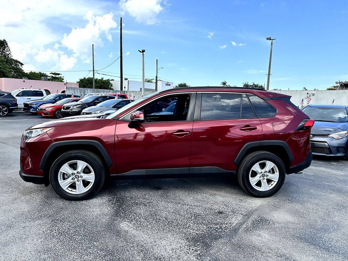 Used 2021 Toyota RAV4 XLE w/ Convenience Package FWD image 8