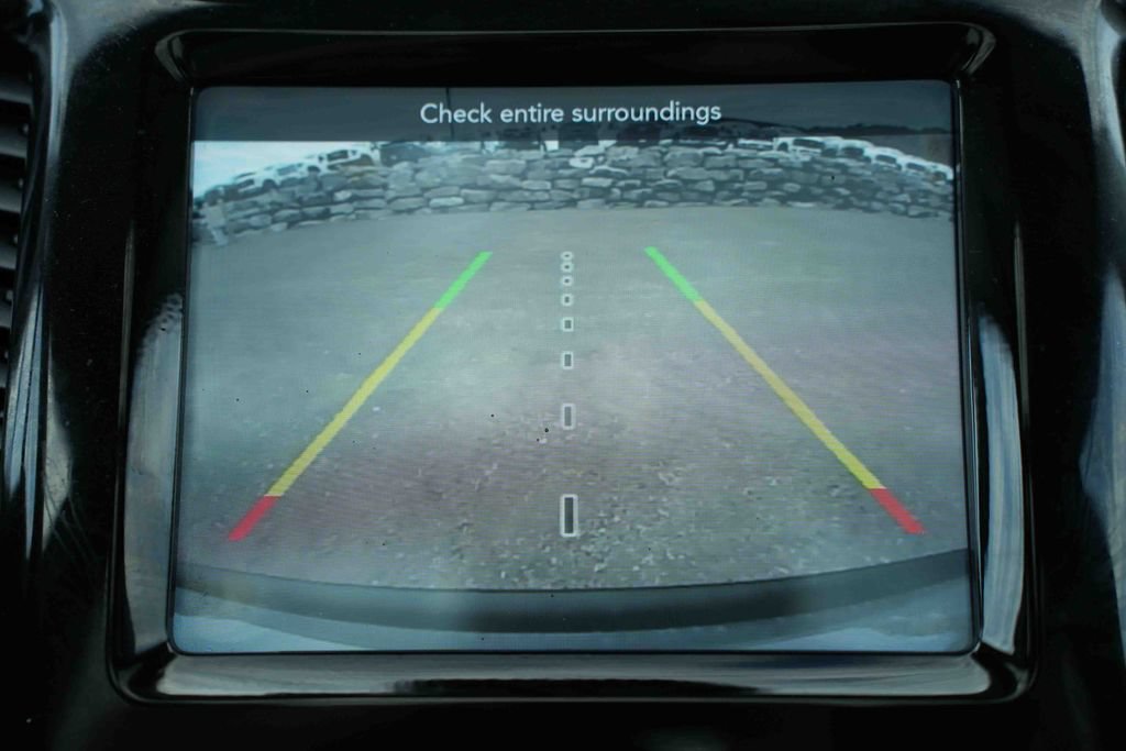 Used 2021 Jeep Cherokee Limited AWD/4WD image 39