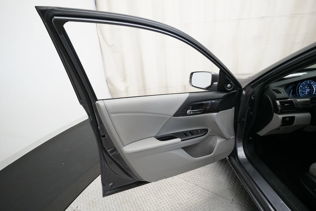 Used 2016 Honda Accord EX-L image 28