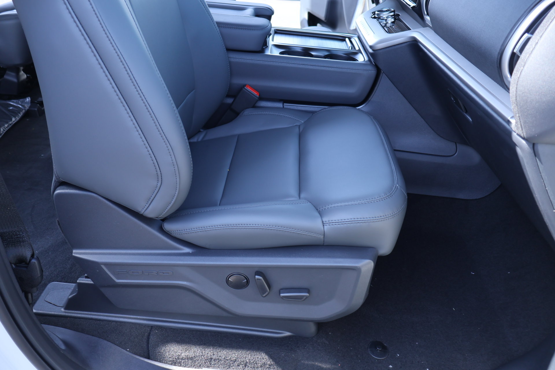 New 2027 Ford Expedition Active AWD/4WD image 16