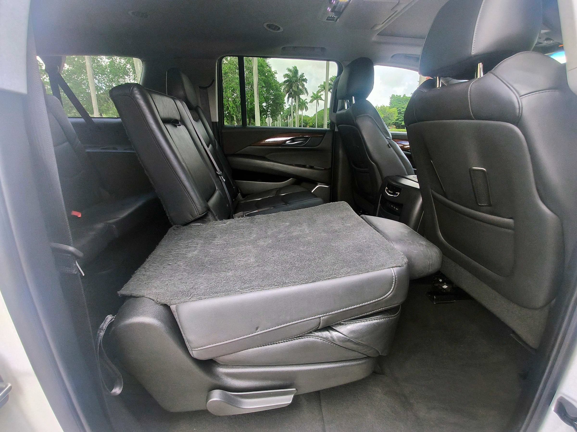Used 2018 Cadillac Escalade ESV Premium Luxury AWD/4WD image 36