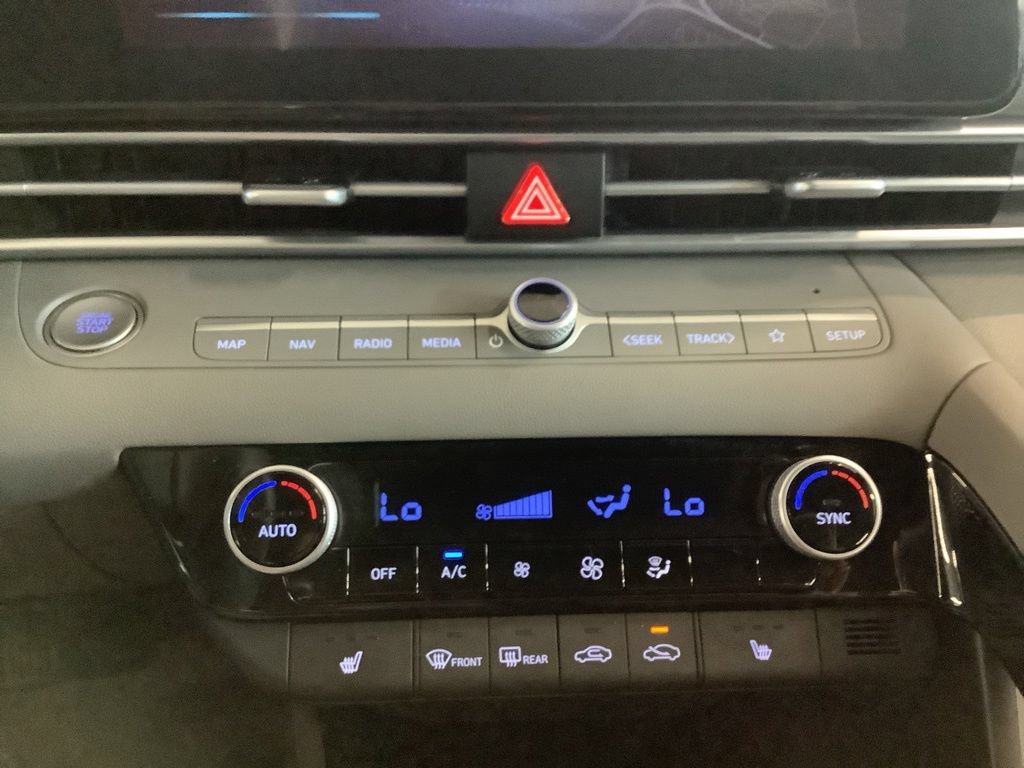 Certified 2023 Hyundai Elantra SEL w/ Convenience Package FWD image 28