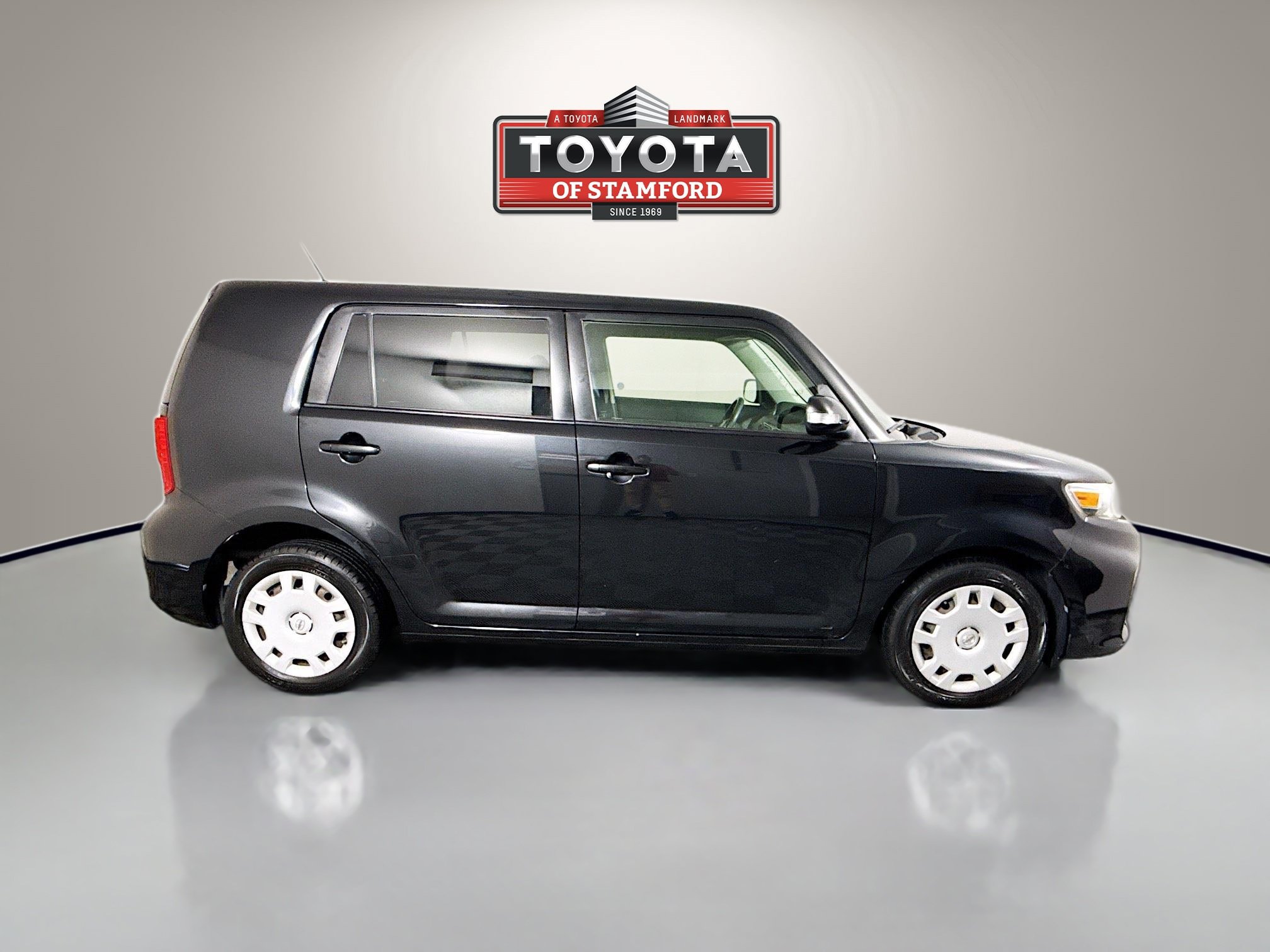 Used 2014 Scion xB FWD image 8