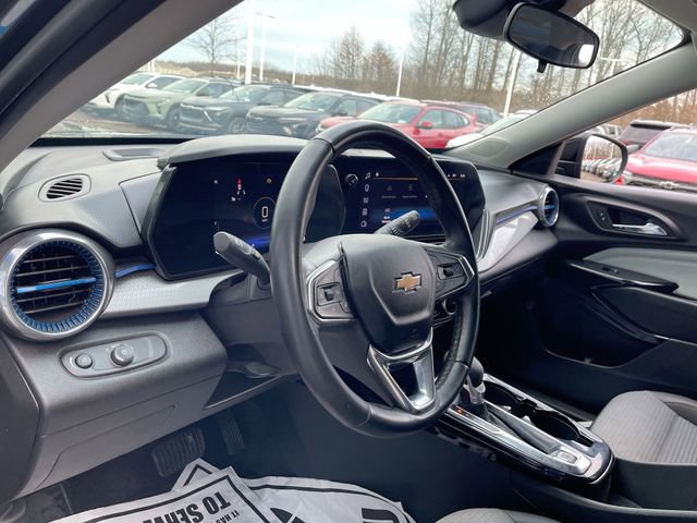 Certified 2025 Chevrolet Trax LT w/ LT Convenience Package image 10