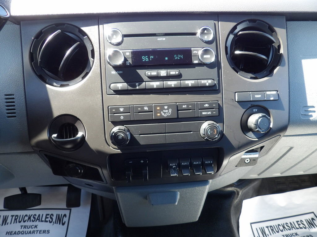 Used 2015 Ford F550 2WD Regular Cab Super Duty image 22