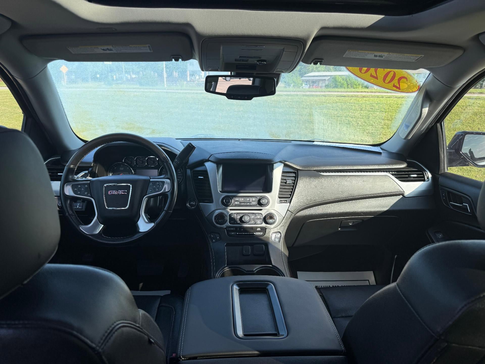 Used 2020 GMC Yukon SLT w/ Premium Edition AWD/4WD image 3