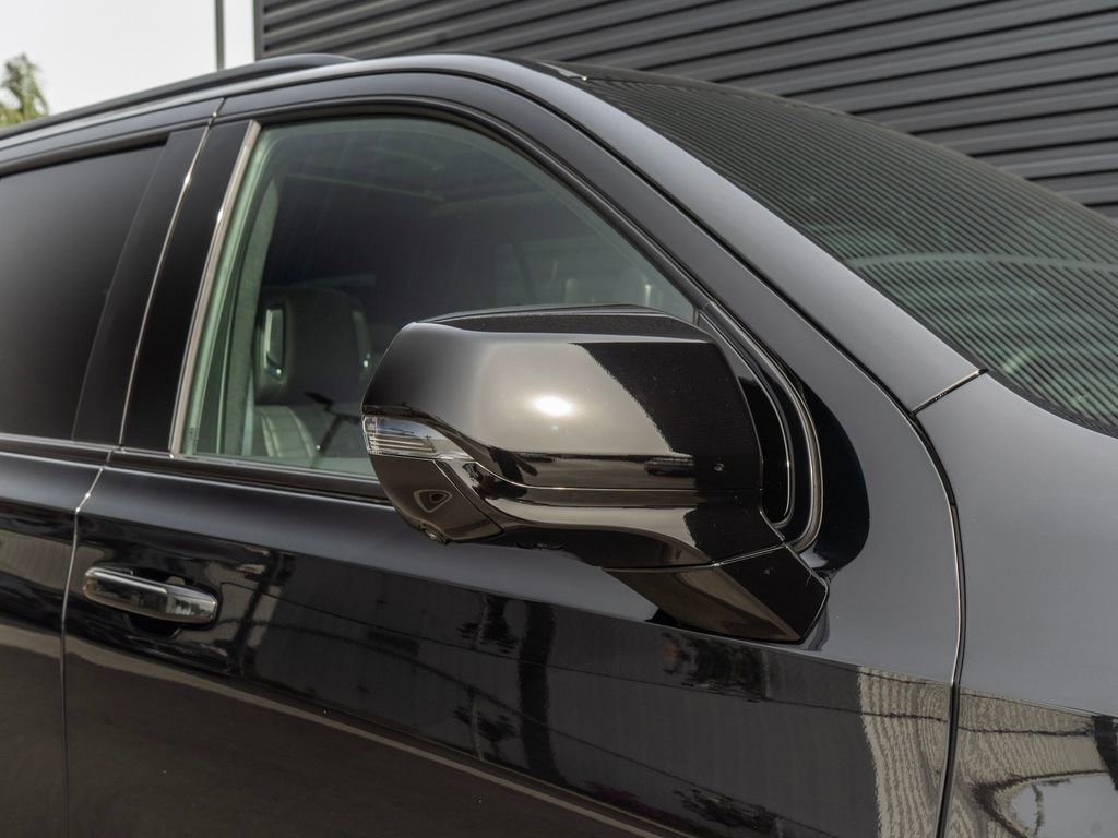 Used 2026 Cadillac Escalade V w/ LPO, ONYX Package image 15