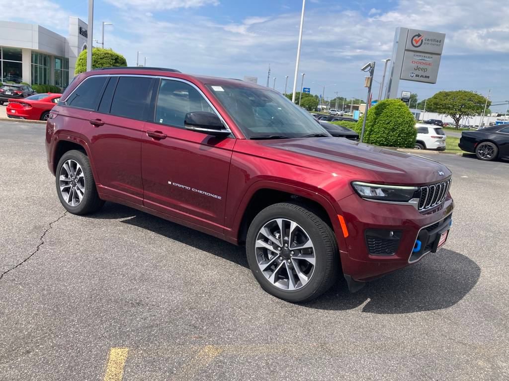 New 2024 Jeep Grand Cherokee Overland w/ Advanced Protech Group III AWD/4WD image 8