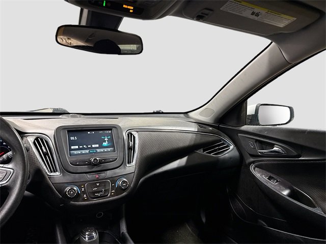 Used 2017 Chevrolet Malibu LT image 20