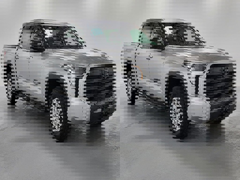Used 2025 Toyota Tundra SR5 image 2